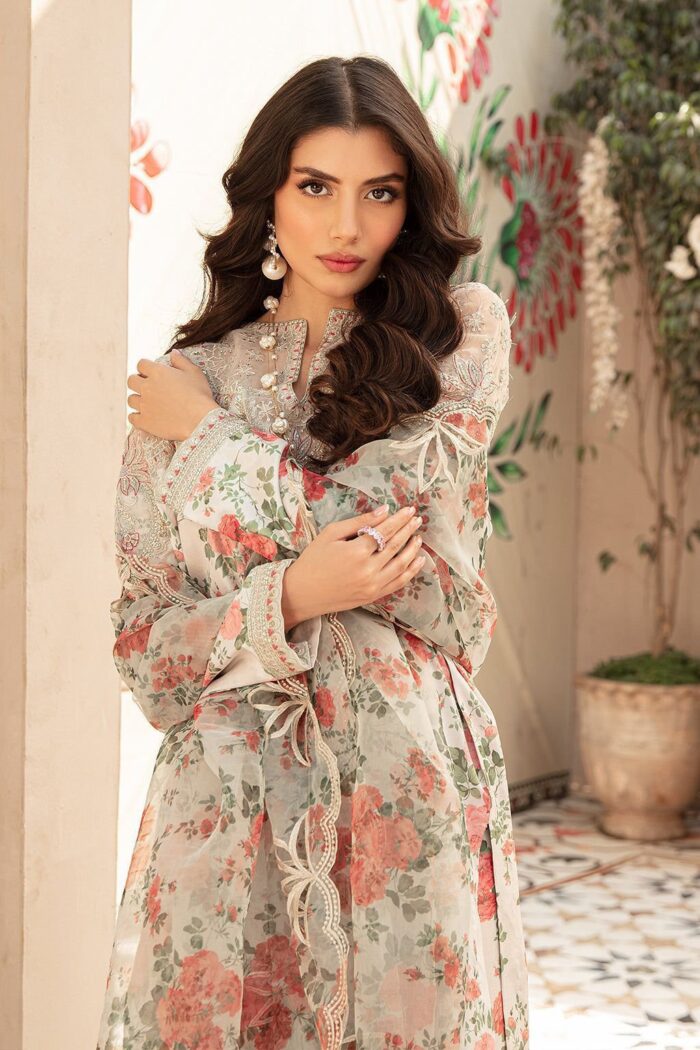 3 PEC FLORAL DESIGN BRAND: VANIYA
EMBROIDERED SWISS LAWN